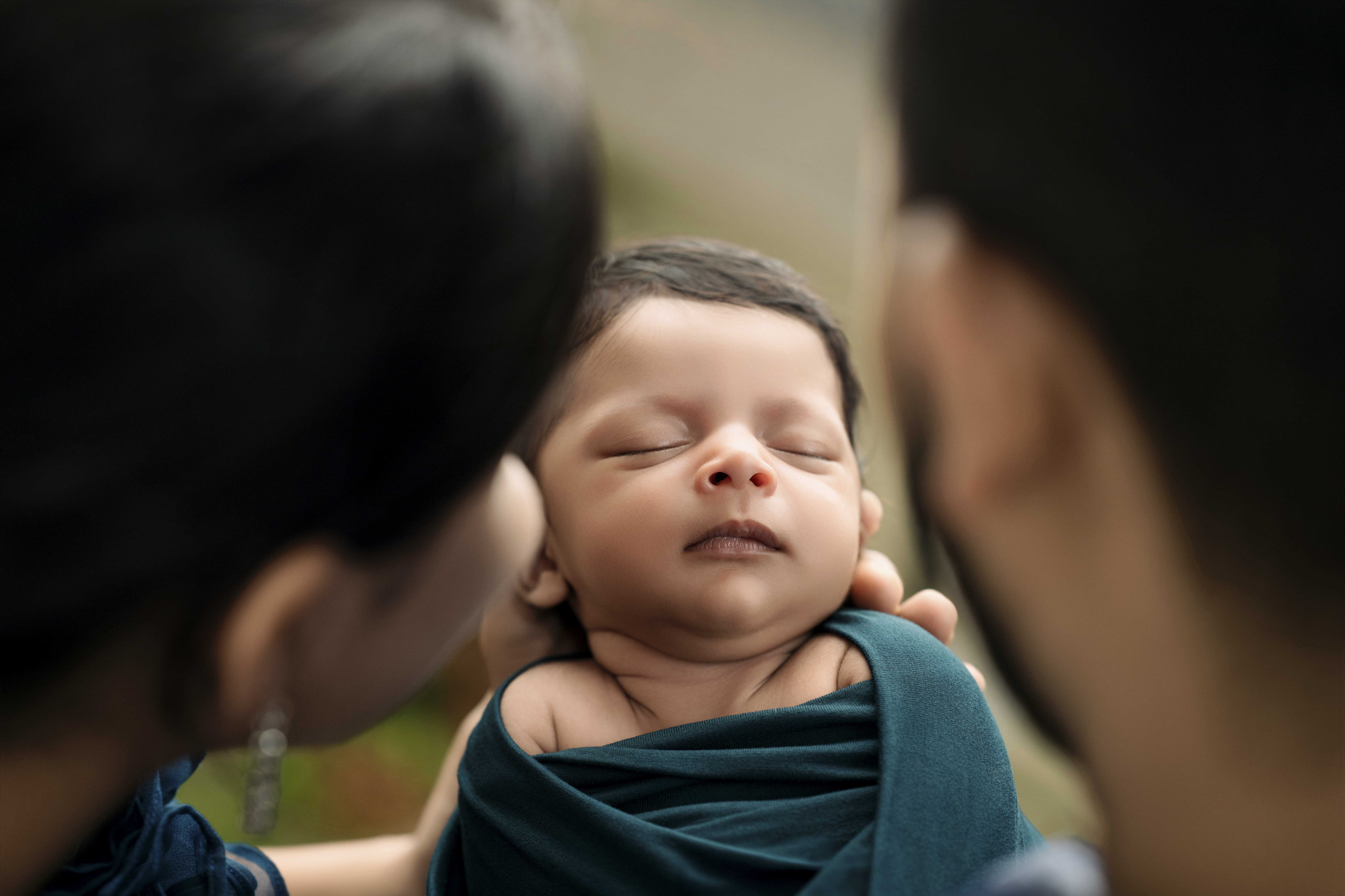 A Photoshoot Is the First Gift from Parents to Their Baby